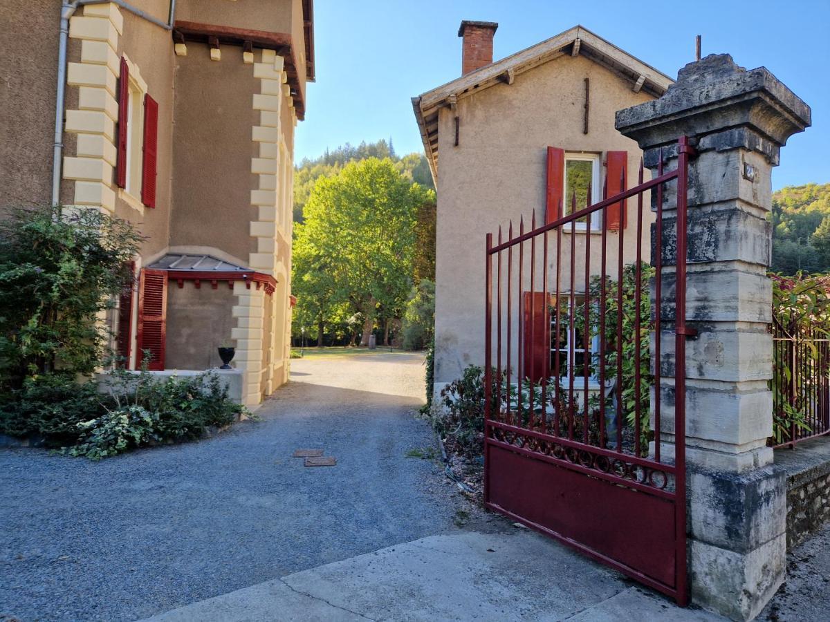 Chateau De Viviez Esterno foto